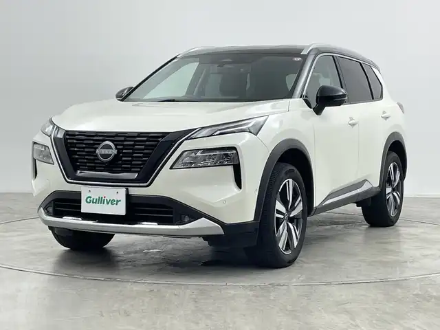 日産 エクストレイル G e－4ORCE 群馬県 2023(令5)年 2.8万km ブリリアントホワイトパール/スーパーブラック 2トーン 純正１２．３型ナビ　全周囲カメラ　アダプティブクルーズコントロール　パワーバックドア　デジタルインナーミラー　ブラインドスポットモニター　前後ドライブレコーダー　ＬＥＤヘッドライト　ＥＴＣ　禁煙車