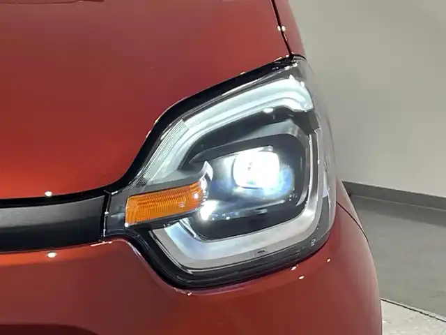 トヨタ シエンタ ハイブリッド Z 愛知県 2023(令5)年 1.1万km スカーレットメタリック 純正10.5インチナビ/　TV/AM/FM/Bluetooth/アラウンドビューモニター/トヨタセーフティセンス/　・プリクラッシュセーフティ/　・レーンキープアシスト/　・レーダークルーズコントロール/　・アダプティブハイビームシステム/　・ロードサインアシスト/両側パワースライドドア/ビルトインETC/LEDオートライト/純正フロアマット/純正アルミホイール/ブラインドスポットモニター/衝突軽減ブレーキ/100V電源