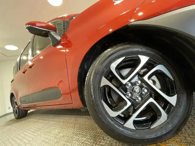 トヨタ シエンタ ハイブリッド Z 愛知県 2023(令5)年 1.1万km スカーレットメタリック 純正10.5インチナビ/　TV/AM/FM/Bluetooth/アラウンドビューモニター/トヨタセーフティセンス/　・プリクラッシュセーフティ/　・レーンキープアシスト/　・レーダークルーズコントロール/　・アダプティブハイビームシステム/　・ロードサインアシスト/両側パワースライドドア/ビルトインETC/LEDオートライト/純正フロアマット/純正アルミホイール/ブラインドスポットモニター/衝突軽減ブレーキ/100V電源