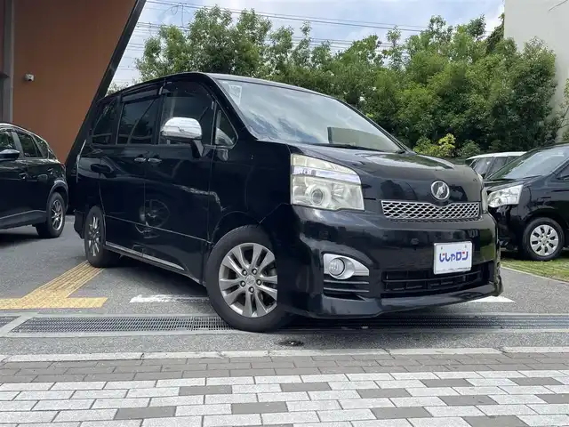 トヨタ ヴォクシー ZS 煌Ⅲ 兵庫県 2013(平25)年 8.8万km ブラック (株)IDOMが運営する【じしゃロン西宮店】の自社ローン専用車両になります。こちらは現金またはオートローンご利用時の価格です。自社ローンご希望の方は別途その旨お申付け下さい/＊ETC/＊パワステ/＊パワーウィンドウ/＊バックカメラ/＊フルセグ/＊両側パワスラ/＊オートライト
