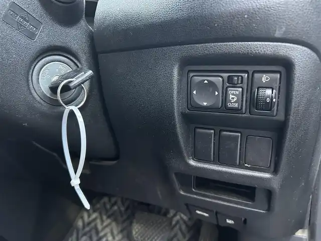 日産 ジューク 15RS 静岡県 2010(平22)年 12.4万km ホワイトパール CD/AM/FM/リモコンキー/取扱説明書/保証書/電動格納ミラー