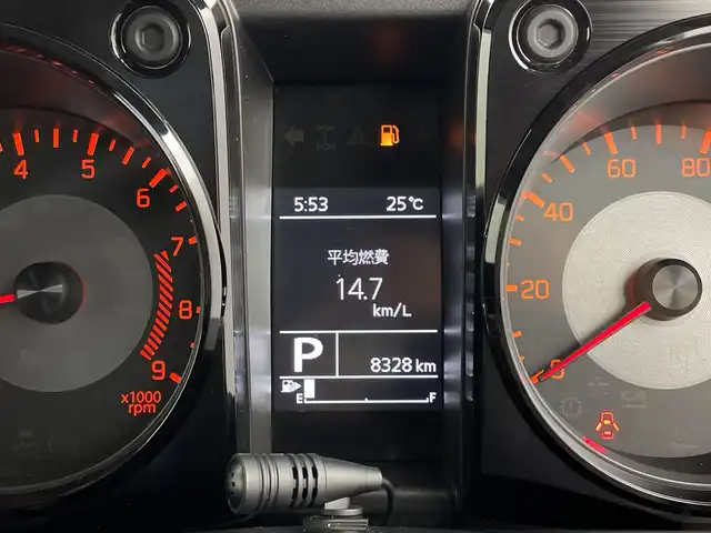スズキ ジムニー XC 鹿児島県 2024(令6)年 0.9万km ミディアムグレー 純正SDナビ/（AM/FM/CD/DVD/Bluetooth）/バックカメラ/前後ドライブレコーダー/クルーズコントロール/ETC/シートヒーター/SUZUKIフロントグリル/レザー調シートカバー/背面タイヤ/オートライト/LEDヘッドライト/純正16インチAW/ドアバイザー