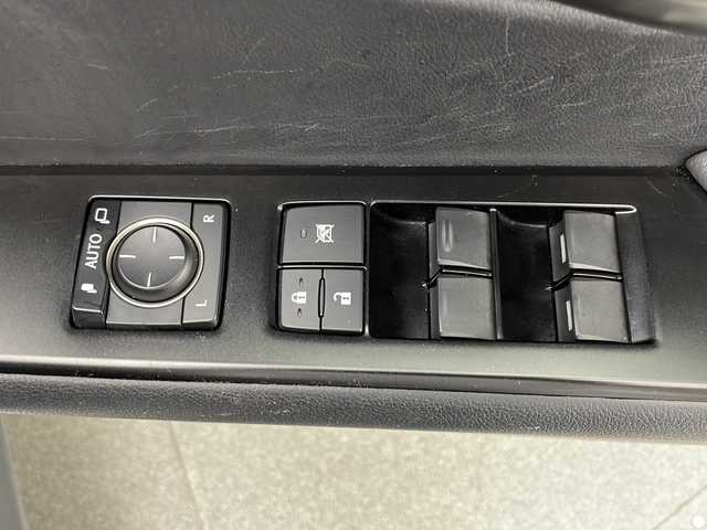 レクサス ＵＸ 250h バージョンC 宮崎県 2019(令1)年 5.8万km ソニッククォーツ 禁煙車/レクサスセーフティシステム/純正12.3型ナビTV/（CD/DVD/Blu-ray/Bluetooth/MSV/フルセグTV)/純正バックカメラ/純正ビルトイン2.0ETC/純正LEDオートライト/純正LEDフォグ/純正17インチアルミ/純正フロアマット/プリクラッシュセーフティ/アダプティブクルーズコントロール/レーンディパーチャーアラート/オートマチックハイビーム/クリアランスソナー/電子パーキング/ステアリングヒーター/パワーチルトステアリング/前席パワーシート/シートヒーター/本革巻ハンドル/スマートキー/プッシュエンジンスタート