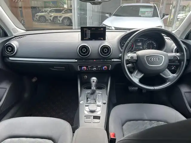 アウディ Ａ３ スポーツバック 1．4 TFSI 大阪府 2015(平27)年 7.8万km 白 純正ナビ/バックカメラ/クリアランスソナー/パドルシフト/純正16インチＡＷ/ＨＩＤヘッドライト/ＥＴＣ/ドラレコ/クルコン