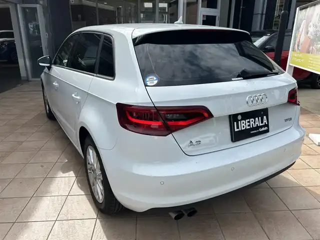 アウディ Ａ３ スポーツバック 1．4 TFSI 大阪府 2015(平27)年 7.8万km 白 純正ナビ/バックカメラ/クリアランスソナー/パドルシフト/純正16インチＡＷ/ＨＩＤヘッドライト/ＥＴＣ/ドラレコ/クルコン