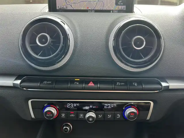 アウディ Ａ３ スポーツバック 1．4 TFSI 大阪府 2015(平27)年 7.8万km 白 純正ナビ/バックカメラ/クリアランスソナー/パドルシフト/純正16インチＡＷ/ＨＩＤヘッドライト/ＥＴＣ/ドラレコ/クルコン