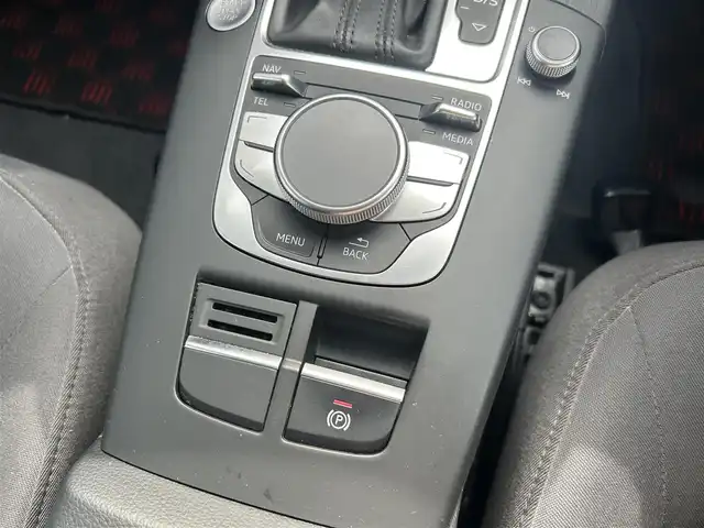 アウディ Ａ３ スポーツバック 1．4 TFSI 大阪府 2015(平27)年 7.8万km 白 純正ナビ/バックカメラ/クリアランスソナー/パドルシフト/純正16インチＡＷ/ＨＩＤヘッドライト/ＥＴＣ/ドラレコ/クルコン