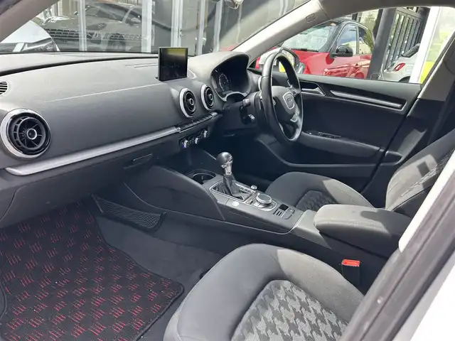 アウディ Ａ３ スポーツバック 1．4 TFSI 大阪府 2015(平27)年 7.8万km 白 純正ナビ/バックカメラ/クリアランスソナー/パドルシフト/純正16インチＡＷ/ＨＩＤヘッドライト/ＥＴＣ/ドラレコ/クルコン