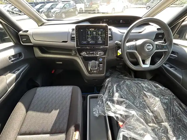 日産 セレナ e－パワー ハイウェイスター V 愛媛県 2021(令3)年 4.7万km ブリリアントホワイトパール 純正ナビ（Bluetooth/フルセグTV）/アラウンドビューモニター/プロパイロット/ETC/フリップダウンモニター/前方ドライブレコーダー/レーダークルーズコントロール/3列シート/純正フロアマット/前後コーナーセンサー/LEDヘッドライト