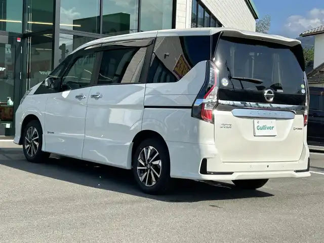日産 セレナ e－パワー ハイウェイスター V 愛媛県 2021(令3)年 4.7万km ブリリアントホワイトパール 純正ナビ（Bluetooth/フルセグTV）/アラウンドビューモニター/プロパイロット/ETC/フリップダウンモニター/前方ドライブレコーダー/レーダークルーズコントロール/3列シート/純正フロアマット/前後コーナーセンサー/LEDヘッドライト