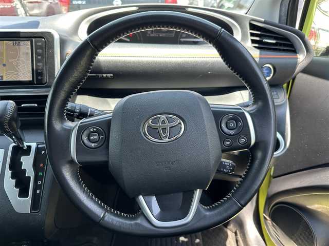 トヨタ シエンタ ハイブリッド ファンベースG 滋賀県 2019(平31)年 6.6万km エアーイエロー 禁煙車/純正ナビ/【CD/DVD/ワンセグTV/Bluetooth】/パノラミックビューモニター/ETC/ドライブレコーダー/両側パワースライドドア/トヨタセーフティセンス/・プリクラッシュセーフティ/・レーンディパーチャーアラート/・オートマチックハイビーム/クルーズコントロール/LEDヘッドライト/スマートキー