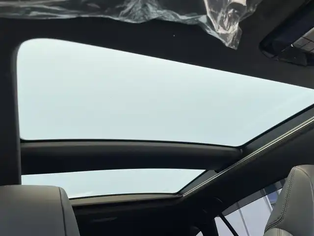 トヨタ ハリアー ＰＨＥＶ Z 福岡県 2023(令5)年 1.6万km プラチナホワイトパールマイカ ワンオーナー/4WD/トヨタセーフティセンス/調光パノラマルーフ/JBLナビ/（BLUETOOTH/フルセグ)/JBLプレミアムサウンドシステム/アラウンドビューモニター/バックカメラ/フロントカメラ/サイドカメラ/電動リアゲート/レーダークルーズコントロール/LEDヘッドライト/オートライト/オートマチックハイビーム/レザーシート/全席シートヒーター/DN席エアシート/DN席パワーシート/シートメモリー/チルトステアリング/ステアリングヒーター/純正19インチAW/HUD/TVキャンセラー/デジタルインナーミラー/ウィンカーミラー/横滑り防止装置/コーナーセンサー/レーンキープアシスト/盗難防止装置/BSM/スマートキー/ETC2.0/保証書/取扱説明書