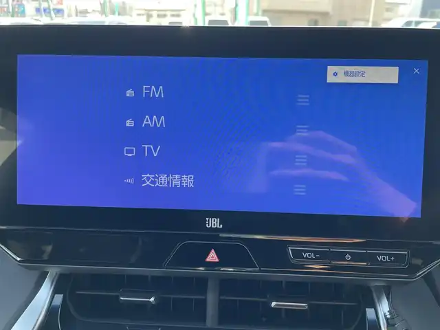 トヨタ ハリアー ＰＨＥＶ Z 福岡県 2023(令5)年 1.6万km プラチナホワイトパールマイカ ワンオーナー/4WD/トヨタセーフティセンス/調光パノラマルーフ/JBLナビ/（BLUETOOTH/フルセグ)/JBLプレミアムサウンドシステム/アラウンドビューモニター/バックカメラ/フロントカメラ/サイドカメラ/電動リアゲート/レーダークルーズコントロール/LEDヘッドライト/オートライト/オートマチックハイビーム/レザーシート/全席シートヒーター/DN席エアシート/DN席パワーシート/シートメモリー/チルトステアリング/ステアリングヒーター/純正19インチAW/HUD/TVキャンセラー/デジタルインナーミラー/ウィンカーミラー/横滑り防止装置/コーナーセンサー/レーンキープアシスト/盗難防止装置/BSM/スマートキー/ETC2.0/保証書/取扱説明書
