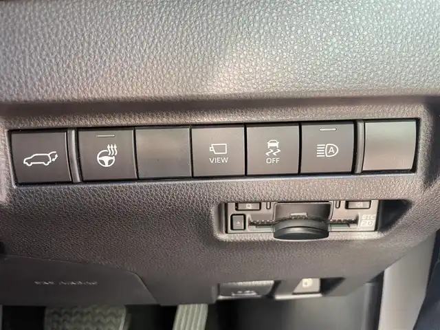 トヨタ ハリアー ＰＨＥＶ Z 福岡県 2023(令5)年 1.6万km プラチナホワイトパールマイカ ワンオーナー/4WD/トヨタセーフティセンス/調光パノラマルーフ/JBLナビ/（BLUETOOTH/フルセグ)/JBLプレミアムサウンドシステム/アラウンドビューモニター/バックカメラ/フロントカメラ/サイドカメラ/電動リアゲート/レーダークルーズコントロール/LEDヘッドライト/オートライト/オートマチックハイビーム/レザーシート/全席シートヒーター/DN席エアシート/DN席パワーシート/シートメモリー/チルトステアリング/ステアリングヒーター/純正19インチAW/HUD/TVキャンセラー/デジタルインナーミラー/ウィンカーミラー/横滑り防止装置/コーナーセンサー/レーンキープアシスト/盗難防止装置/BSM/スマートキー/ETC2.0/保証書/取扱説明書