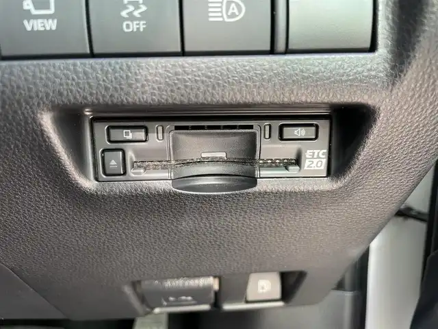 トヨタ ハリアー ＰＨＥＶ Z 福岡県 2023(令5)年 1.6万km プラチナホワイトパールマイカ ワンオーナー/4WD/トヨタセーフティセンス/調光パノラマルーフ/JBLナビ/（BLUETOOTH/フルセグ)/JBLプレミアムサウンドシステム/アラウンドビューモニター/バックカメラ/フロントカメラ/サイドカメラ/電動リアゲート/レーダークルーズコントロール/LEDヘッドライト/オートライト/オートマチックハイビーム/レザーシート/全席シートヒーター/DN席エアシート/DN席パワーシート/シートメモリー/チルトステアリング/ステアリングヒーター/純正19インチAW/HUD/TVキャンセラー/デジタルインナーミラー/ウィンカーミラー/横滑り防止装置/コーナーセンサー/レーンキープアシスト/盗難防止装置/BSM/スマートキー/ETC2.0/保証書/取扱説明書