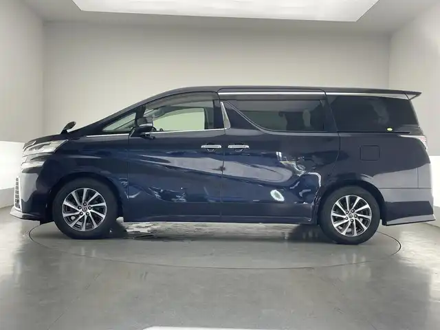 トヨタ ヴェルファイア Z Aエディション 愛知県 2016(平28)年 10.1万km スパークリングブラックパールクリスタルシャイン 社外９型ナビ　１０型後席モニター　禁煙車　ＡＣ１００Ｖ　フルセグＴＶ　ＤＶＤ　Ｂｌｕｅｔｏｏｔｈ　オットマン　両側パワスラ　ＥＴＣ　前後ドラレコ　バックカメラ　追従クルコン　ＬＥＤオートライト　フォグ　衝突軽減 コーナーセンサー USB　スマートキー 純正フロアマット 純正17インチAW　スペアタイヤ