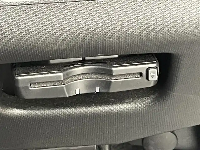 ダイハツ ムーヴ カスタム X SA 滋賀県 2013(平25)年 8.7万km タングステングレーM 純正7インチナビ/【Bluetooth/CD/DVD/フルセグTV/SD/AUX】/衝突軽減ブレーキ/社外ETC/HIDヘッドライト/オートライト/純正フロアマット/プッシュスタート/スマートキー/ドアバイザー