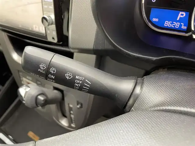 ダイハツ ムーヴ カスタム X SA 滋賀県 2013(平25)年 8.7万km タングステングレーM 純正7インチナビ/【Bluetooth/CD/DVD/フルセグTV/SD/AUX】/衝突軽減ブレーキ/社外ETC/HIDヘッドライト/オートライト/純正フロアマット/プッシュスタート/スマートキー/ドアバイザー