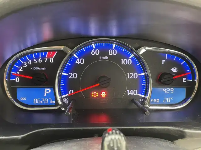 ダイハツ ムーヴ カスタム X SA 滋賀県 2013(平25)年 8.7万km タングステングレーM 純正7インチナビ/【Bluetooth/CD/DVD/フルセグTV/SD/AUX】/衝突軽減ブレーキ/社外ETC/HIDヘッドライト/オートライト/純正フロアマット/プッシュスタート/スマートキー/ドアバイザー