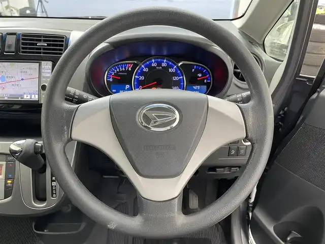 ダイハツ ムーヴ カスタム X SA 滋賀県 2013(平25)年 8.7万km タングステングレーM 純正7インチナビ/【Bluetooth/CD/DVD/フルセグTV/SD/AUX】/衝突軽減ブレーキ/社外ETC/HIDヘッドライト/オートライト/純正フロアマット/プッシュスタート/スマートキー/ドアバイザー