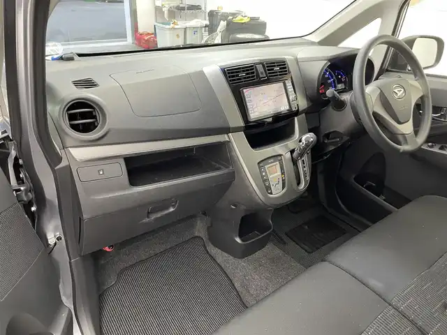 ダイハツ ムーヴ カスタム X SA 滋賀県 2013(平25)年 8.7万km タングステングレーM 純正7インチナビ/【Bluetooth/CD/DVD/フルセグTV/SD/AUX】/衝突軽減ブレーキ/社外ETC/HIDヘッドライト/オートライト/純正フロアマット/プッシュスタート/スマートキー/ドアバイザー