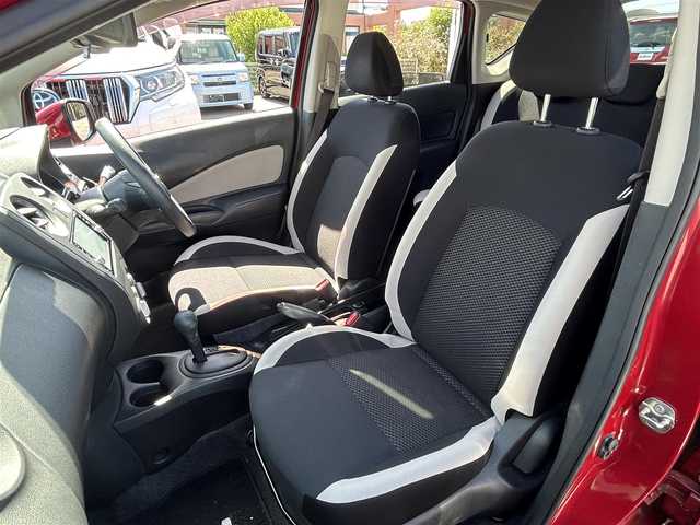 日産 ノート X 長崎県 2019(令1)年 3万km ガーネットレッド 純正ナビ（AM/FM/TV/BT/SD/DISC)/全方位カメラ/インテリジェントインナーミラー/ドラレコ前方/コーナーセンサー/純正フロアマット/アイドリングストップ/レーンキープアシスト/横滑り防止装置/衝突被害軽減システム/保証書/取扱説明書