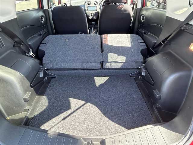 日産 ノート X 長崎県 2019(令1)年 3万km ガーネットレッド 純正ナビ（AM/FM/TV/BT/SD/DISC)/全方位カメラ/インテリジェントインナーミラー/ドラレコ前方/コーナーセンサー/純正フロアマット/アイドリングストップ/レーンキープアシスト/横滑り防止装置/衝突被害軽減システム/保証書/取扱説明書