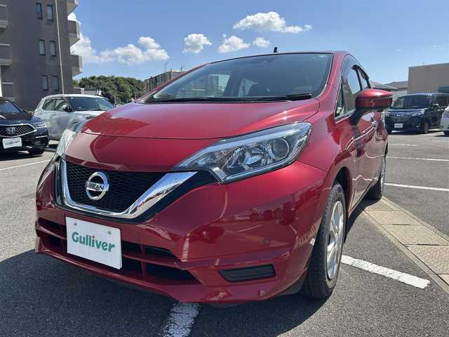 日産 ノート X 長崎県 2019(令1)年 3万km ガーネットレッド 純正ナビ（AM/FM/TV/BT/SD/DISC)/全方位カメラ/インテリジェントインナーミラー/ドラレコ前方/コーナーセンサー/純正フロアマット/アイドリングストップ/レーンキープアシスト/横滑り防止装置/衝突被害軽減システム/保証書/取扱説明書