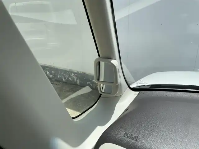 ホンダ Ｎ ＢＯＸ G L ホンダセンシング 青森県 2020(令2)年 3.9万km プラチナホワイトパール ワンオーナー/4WD/純正8インチナビ/【AM/FM/フルセグTV/SD/CD/DVD/BT】/バックカメラ/ホンダセンシング/・衝突被害軽減ブレーキ/・誤発進抑制機能/・歩行者事故低減ステアリング/・先行車発信お知らせ機能/・標識認識機能/・路外逸脱抑制機能/・クルーズコントロール/・車線維持支援システム/オートハイビーム/片側パワースライドドア/エンジンスターター/ETC/後席会話機能/積込　夏タイヤ　155/65R14　20年製/装着　冬タイヤ　155/65R14　19年製/保証書/取扱説明書