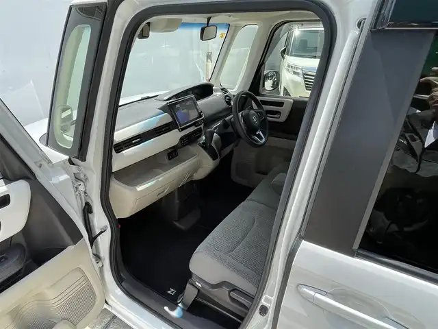 ホンダ Ｎ ＢＯＸ G L ホンダセンシング 青森県 2020(令2)年 3.9万km プラチナホワイトパール ワンオーナー/4WD/純正8インチナビ/【AM/FM/フルセグTV/SD/CD/DVD/BT】/バックカメラ/ホンダセンシング/・衝突被害軽減ブレーキ/・誤発進抑制機能/・歩行者事故低減ステアリング/・先行車発信お知らせ機能/・標識認識機能/・路外逸脱抑制機能/・クルーズコントロール/・車線維持支援システム/オートハイビーム/片側パワースライドドア/エンジンスターター/ETC/後席会話機能/積込　夏タイヤ　155/65R14　20年製/装着　冬タイヤ　155/65R14　19年製/保証書/取扱説明書