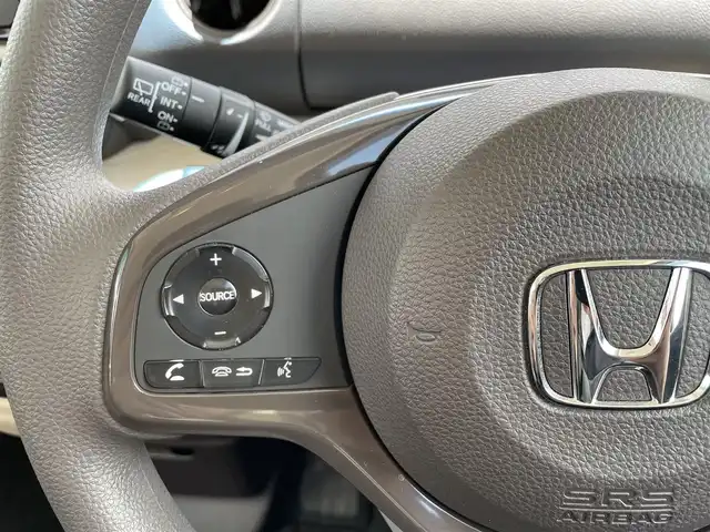 ホンダ Ｎ ＢＯＸ G L ホンダセンシング 青森県 2020(令2)年 3.9万km プラチナホワイトパール ワンオーナー/4WD/純正8インチナビ/【AM/FM/フルセグTV/SD/CD/DVD/BT】/バックカメラ/ホンダセンシング/・衝突被害軽減ブレーキ/・誤発進抑制機能/・歩行者事故低減ステアリング/・先行車発信お知らせ機能/・標識認識機能/・路外逸脱抑制機能/・クルーズコントロール/・車線維持支援システム/オートハイビーム/片側パワースライドドア/エンジンスターター/ETC/後席会話機能/積込　夏タイヤ　155/65R14　20年製/装着　冬タイヤ　155/65R14　19年製/保証書/取扱説明書