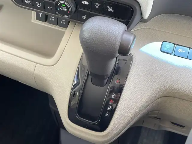 ホンダ Ｎ ＢＯＸ G L ホンダセンシング 青森県 2020(令2)年 3.9万km プラチナホワイトパール ワンオーナー/4WD/純正8インチナビ/【AM/FM/フルセグTV/SD/CD/DVD/BT】/バックカメラ/ホンダセンシング/・衝突被害軽減ブレーキ/・誤発進抑制機能/・歩行者事故低減ステアリング/・先行車発信お知らせ機能/・標識認識機能/・路外逸脱抑制機能/・クルーズコントロール/・車線維持支援システム/オートハイビーム/片側パワースライドドア/エンジンスターター/ETC/後席会話機能/積込　夏タイヤ　155/65R14　20年製/装着　冬タイヤ　155/65R14　19年製/保証書/取扱説明書
