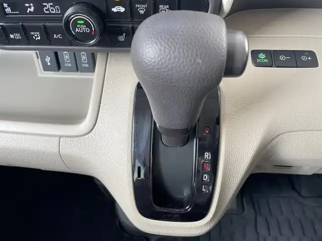 ホンダ Ｎ ＢＯＸ G L ホンダセンシング 青森県 2020(令2)年 3.9万km プラチナホワイトパール ワンオーナー/4WD/純正8インチナビ/【AM/FM/フルセグTV/SD/CD/DVD/BT】/バックカメラ/ホンダセンシング/・衝突被害軽減ブレーキ/・誤発進抑制機能/・歩行者事故低減ステアリング/・先行車発信お知らせ機能/・標識認識機能/・路外逸脱抑制機能/・クルーズコントロール/・車線維持支援システム/オートハイビーム/片側パワースライドドア/純正エンジンスターター/スペアキー/ETC/後席会話機能/積込　夏タイヤ　155/65R14　20年製/装着　冬タイヤ　155/65R14　19年製/保証書/取扱説明書