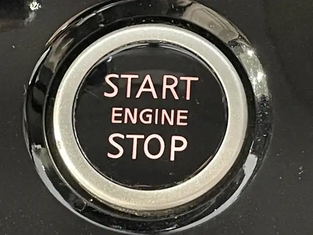 日産 セレナ ハイウェイスター Vセレクション 愛知県 2018(平30)年 4.1万km シャイニングブルー 純正ＳＤナビ　/（Bluetooth/FM/AM/フルセグTV/SD/CD・DVD再生)/両側パワースライドドア　/エマージェンシーブレーキ　/ドライブレコーダー　/ビルトインＥＴＣ　　/ＬＥＤヘッドライト　/フォグランプ/車線逸脱警報　/バックカメラ　/ＵＳＢ接続　/アイドリングストップ　/横滑り防止/プッシュスタート/　　-スマートキー