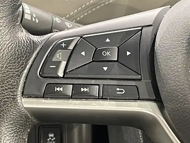 日産 セレナ ハイウェイスター Vセレクション 愛知県 2018(平30)年 4.1万km シャイニングブルー 純正ＳＤナビ　/（Bluetooth/FM/AM/フルセグTV/SD/CD・DVD再生)/両側パワースライドドア　/エマージェンシーブレーキ　/ドライブレコーダー　/ビルトインＥＴＣ　　/ＬＥＤヘッドライト　/フォグランプ/車線逸脱警報　/バックカメラ　/ＵＳＢ接続　/アイドリングストップ　/横滑り防止/プッシュスタート/　　-スマートキー