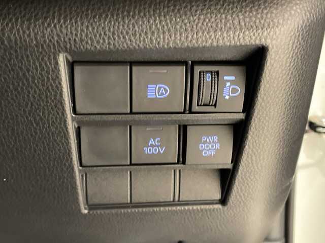 トヨタ ノア ハイブリッド S－Z 埼玉県 2022(令4)年 2.8万km ホワイトパールクリスタルシャイン トヨタセーフティセンス/純正8インチディスプレイオーディオ/　　BT/USB/Miracast/バックカメラ/レーダークルーズコントロール/両側パワースライドドア/ハーフレザーシート/シートヒーター/純正17インチアルミホイール/前後コーナーセンサー/LEDオートライト/AC100V電源/ステアリングスイッチ/スマートキー2本/ビルドインETC2.0