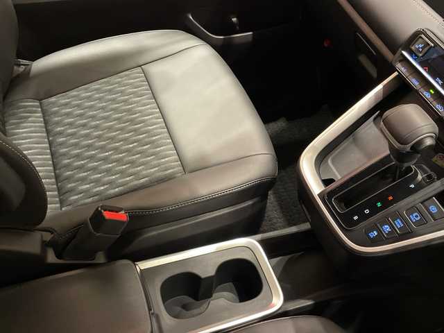 トヨタ ノア ハイブリッド S－Z 埼玉県 2022(令4)年 2.8万km ホワイトパールクリスタルシャイン トヨタセーフティセンス/純正8インチディスプレイオーディオ/　　BT/USB/Miracast/バックカメラ/レーダークルーズコントロール/両側パワースライドドア/ハーフレザーシート/シートヒーター/純正17インチアルミホイール/前後コーナーセンサー/LEDオートライト/AC100V電源/ステアリングスイッチ/スマートキー2本/ビルドインETC2.0