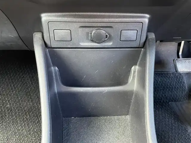 トヨタ プリウス α S 埼玉県 2014(平26)年 13.3万km アティチュードブラックマイカ (株)IDOMが運営する【じしゃロン川越店】の自社ローン専用車両になりますこちらは現金またはオートローンご利用時の価格です。自社ローンご希望の方は別途その旨お申付け下さい/プッシュスタート/社外ナビ/　・CD/DVD/　・フルセグTV/　・AM/FM/　・Bluetooth/　・iPod/ETC/前後ドライブレコーダー/バックカメラ/レザー調シートカバー/純正フロアマット/社外アルミW/電動格納ミラー/ドアバイザー/取扱説明書/保証書