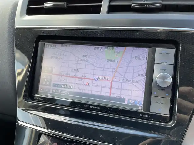 トヨタ プリウス α S 埼玉県 2014(平26)年 13.3万km アティチュードブラックマイカ (株)IDOMが運営する【じしゃロン川越店】の自社ローン専用車両になりますこちらは現金またはオートローンご利用時の価格です。自社ローンご希望の方は別途その旨お申付け下さい/プッシュスタート/社外ナビ/　・CD/DVD/　・フルセグTV/　・AM/FM/　・Bluetooth/　・iPod/ETC/前後ドライブレコーダー/バックカメラ/レザー調シートカバー/純正フロアマット/社外アルミW/電動格納ミラー/ドアバイザー/取扱説明書/保証書