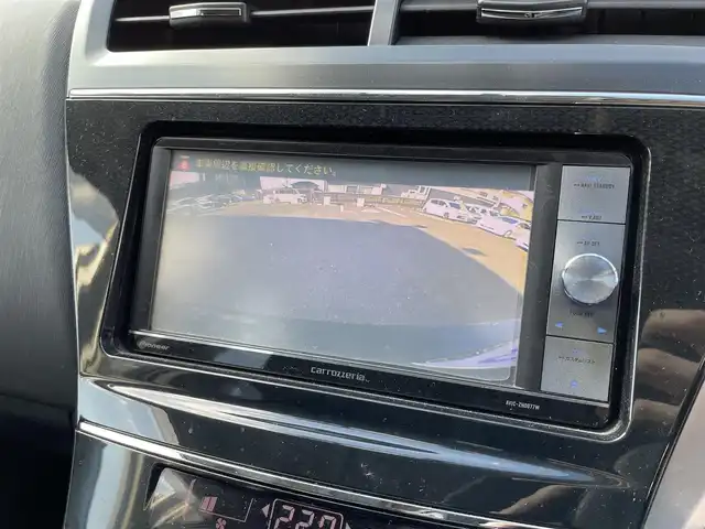 トヨタ プリウス α S 埼玉県 2014(平26)年 13.3万km アティチュードブラックマイカ (株)IDOMが運営する【じしゃロン川越店】の自社ローン専用車両になりますこちらは現金またはオートローンご利用時の価格です。自社ローンご希望の方は別途その旨お申付け下さい/プッシュスタート/社外ナビ/　・CD/DVD/　・フルセグTV/　・AM/FM/　・Bluetooth/　・iPod/ETC/前後ドライブレコーダー/バックカメラ/レザー調シートカバー/純正フロアマット/社外アルミW/電動格納ミラー/ドアバイザー/取扱説明書/保証書