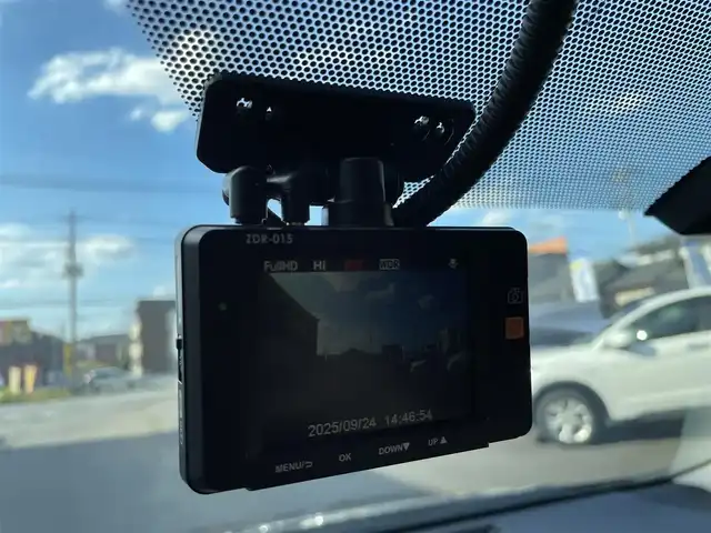 トヨタ プリウス α S 埼玉県 2014(平26)年 13.3万km アティチュードブラックマイカ (株)IDOMが運営する【じしゃロン川越店】の自社ローン専用車両になりますこちらは現金またはオートローンご利用時の価格です。自社ローンご希望の方は別途その旨お申付け下さい/プッシュスタート/社外ナビ/　・CD/DVD/　・フルセグTV/　・AM/FM/　・Bluetooth/　・iPod/ETC/前後ドライブレコーダー/バックカメラ/レザー調シートカバー/純正フロアマット/社外アルミW/電動格納ミラー/ドアバイザー/取扱説明書/保証書