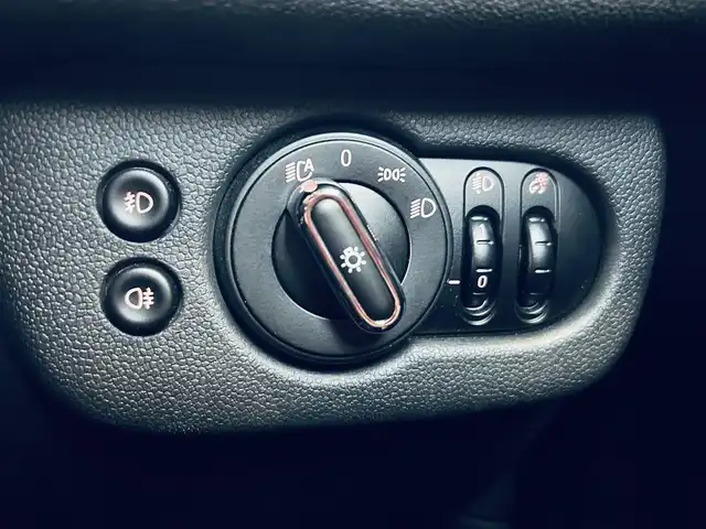 ＭＩＮＩ ミニ クラブマン バッキンガム 大阪府 2020(令2)年 2.8万km チリ・レッド インテリジェントセーフティ/コンパートメントP/ディスプレイリング/ACC/純正ナビ/純正16インチAW/LEDヘッドライト/デジタルインナーミラー/USB/Bluetooth/ETC