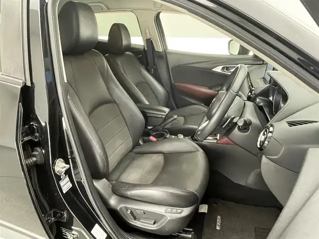 マツダ ＣＸ－３ XD Lパッケージ 愛知県 2017(平29)年 8.6万km ジェットブラックマイカ 純正ナビ　フルセグＴＶ　Ｂｌｕｅｔｏｏｔｈ　バックカメラ　ＨＵＤ　黒ハーフレザー　レーダークルコン　前後ドライブレコーダー　ＥＴＣ　温シート　ステアリングヒーター　ＬＥＤヘッドライト　ＢＳＭ　禁煙車