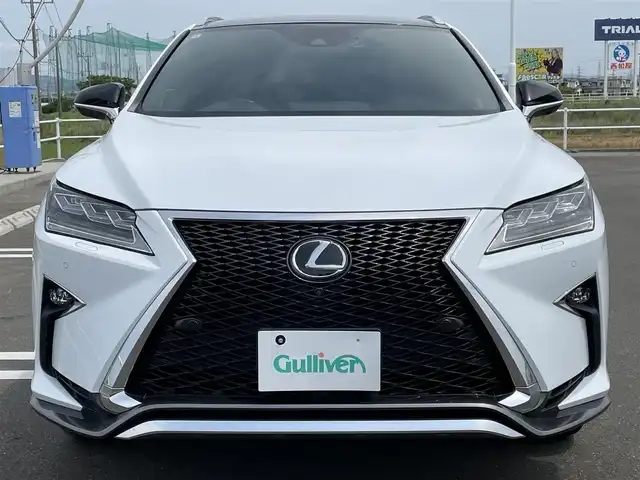 レクサス ＲＸ 300 Fスポーツ 佐賀県 2018(平30)年 5万km ホワイトノーヴァガラスフレーク パノラマルーフ/Lexus Safty System＋/・プリクラッシュセーフティ【PCS】/・レーンキーピングアシスト【LKA】/・ブラインドスポットモニター【BSM】/・インテリジェントクリアランスソナー/・レーダークルーズコントロール/純正12.3型ナビゲーション/・Bluetooth/CD/DVD/SD/フルセグTV/パノラミックビューモニター/ビルトインETC2.0/純正前方ドライブレコーダー【TZ-D101】/黒レザーシート/・DN席パワーシート/・DN席シートヒーター/シートベンチレーション/・D席メモリシート/革巻きステアリング/・ステアリングヒーター/・パドルシフト/・ステアリングリモコン/パワーバックドア/ヘッドアップディスプレイ/電子パーキング/AUTO HOLD機能/リアサンシェード/スマートキー/純正フロアマット/純正20インチアルミホイール/三眼フルLEDヘッドランプ/オートマチックハイビーム/LEDフロントフォグランプ/高輝度LEDコーナーリングランプ