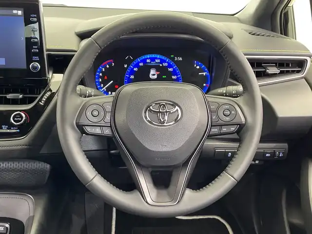 トヨタ カローラ スポーツ HVGスタイル50ミリオンED 栃木県 2022(令4)年 2万km アティチュードブラックマイカ 特別仕様Gスタイル50ミリオン/マットブラック塗装アルミホイール/ブラックフロントロアグリル/カラードドアミラー/9インチディスプレイオーディオ/ブラインドスポットモニター/パーキングサポートブレーキ（後方接近車両）/エアクリーンモニター＋ナノイーX/Bluetooth/フルセグテレビ/前後ドライブレコーダー/前後クリアランスソナー/アダプティブクルーズコントロール/LEDヘッドライト/バックカメラ/スマートキー×2