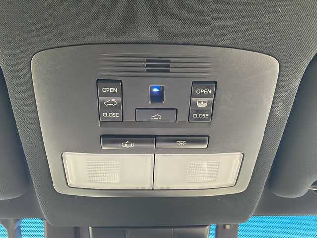 トヨタ ハリアー プレミアム 埼玉県 2017(平29)年 8.6万km ブラック 純正ナビ（AM・FM・TV・Bluetooth）/ビルトインETC2.0/前方ドライブレコーダー/バックカメラ/D席パワーシート/クルーズコントロール/先行車発進お知らせ機能/レーンキープアシスト/衝突軽減ブレーキ/盗難防止装置/コーナーセンサー/サンルーフ/電動リアゲート/プッシュスタート/アイドリングストップ/純正ドアバイザー/純正フロアマット/ウィンカーミラー/フロントフォグランプ/スマートキーｘ２/革巻きハンドル