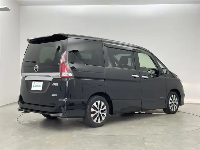 日産 セレナ ハイウェイスター 埼玉県 2017(平29)年 5.2万km ダイヤモンドブラック 純正９インチナビ　フリップダウンモニター　アラウンドビューモニター　ビルトインＥＴＣ　ドライブレコーダー　クルーズコントロール　純正アルミホイール　スマートキー　プッシュスタート　オートライト　地デジ