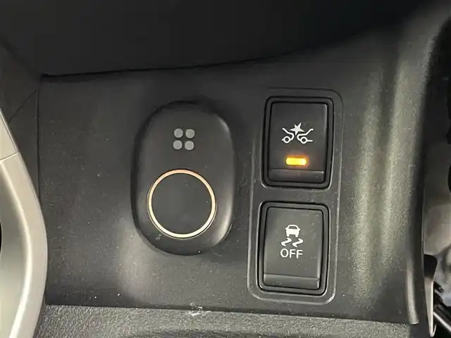 日産 セレナ ハイウェイスター 埼玉県 2017(平29)年 5.2万km ダイヤモンドブラック 純正９インチナビ　フリップダウンモニター　アラウンドビューモニター　ビルトインＥＴＣ　ドライブレコーダー　クルーズコントロール　純正アルミホイール　スマートキー　プッシュスタート　オートライト　地デジ