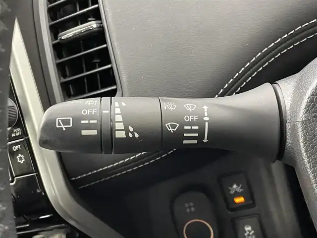 日産 セレナ ハイウェイスター 埼玉県 2017(平29)年 5.2万km ダイヤモンドブラック 純正９インチナビ　フリップダウンモニター　アラウンドビューモニター　ビルトインＥＴＣ　ドライブレコーダー　クルーズコントロール　純正アルミホイール　スマートキー　プッシュスタート　オートライト　地デジ