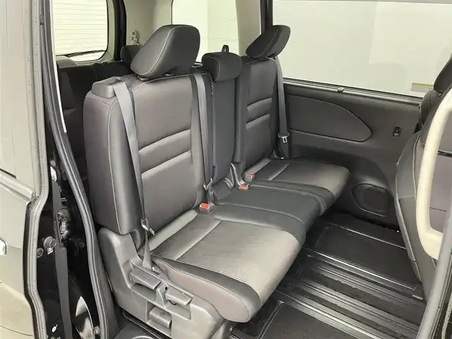 日産 セレナ ハイウェイスター 埼玉県 2017(平29)年 5.2万km ダイヤモンドブラック 純正９インチナビ　フリップダウンモニター　アラウンドビューモニター　ビルトインＥＴＣ　ドライブレコーダー　クルーズコントロール　純正アルミホイール　スマートキー　プッシュスタート　オートライト　地デジ